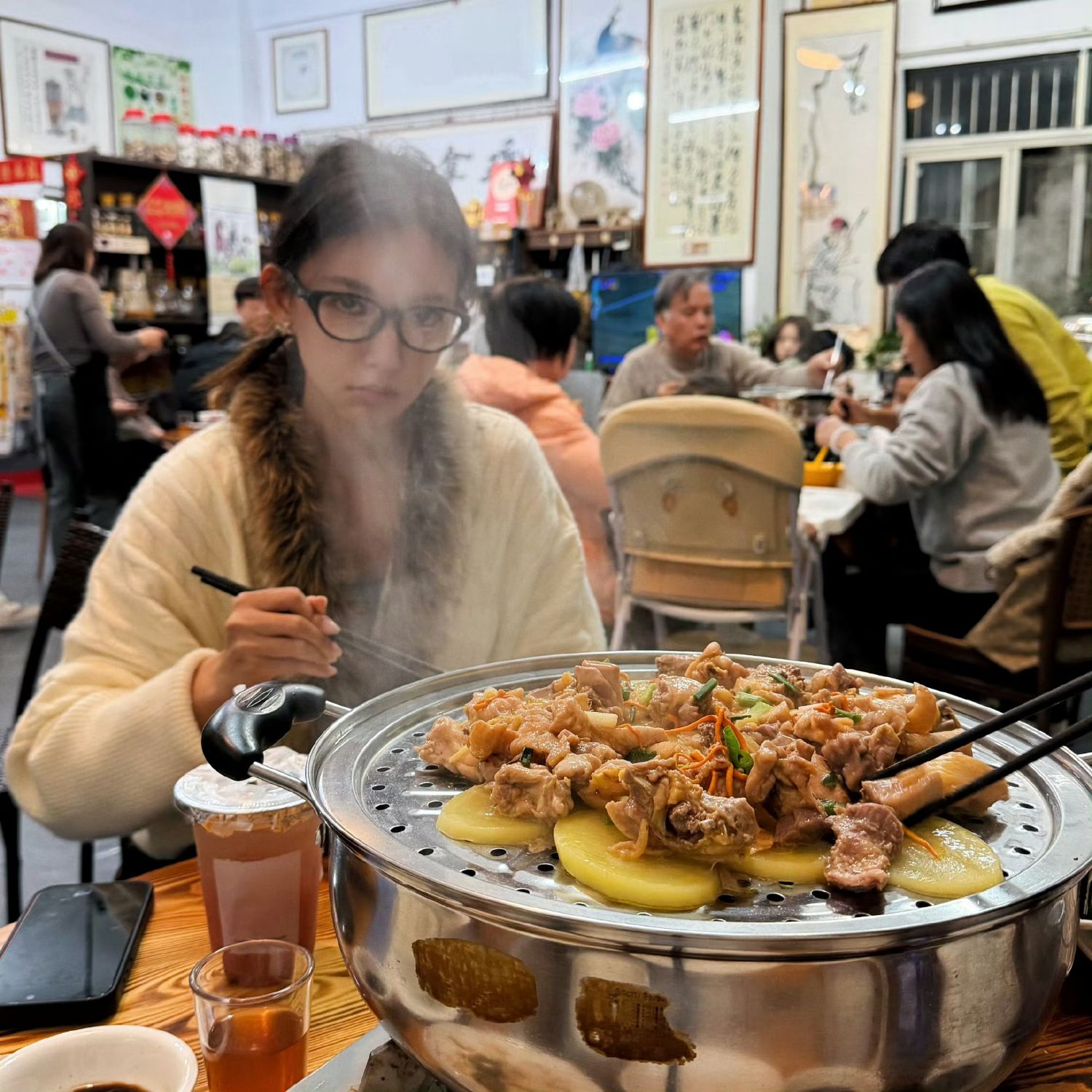 Behind-the-scenes cut of Cheng Xiao