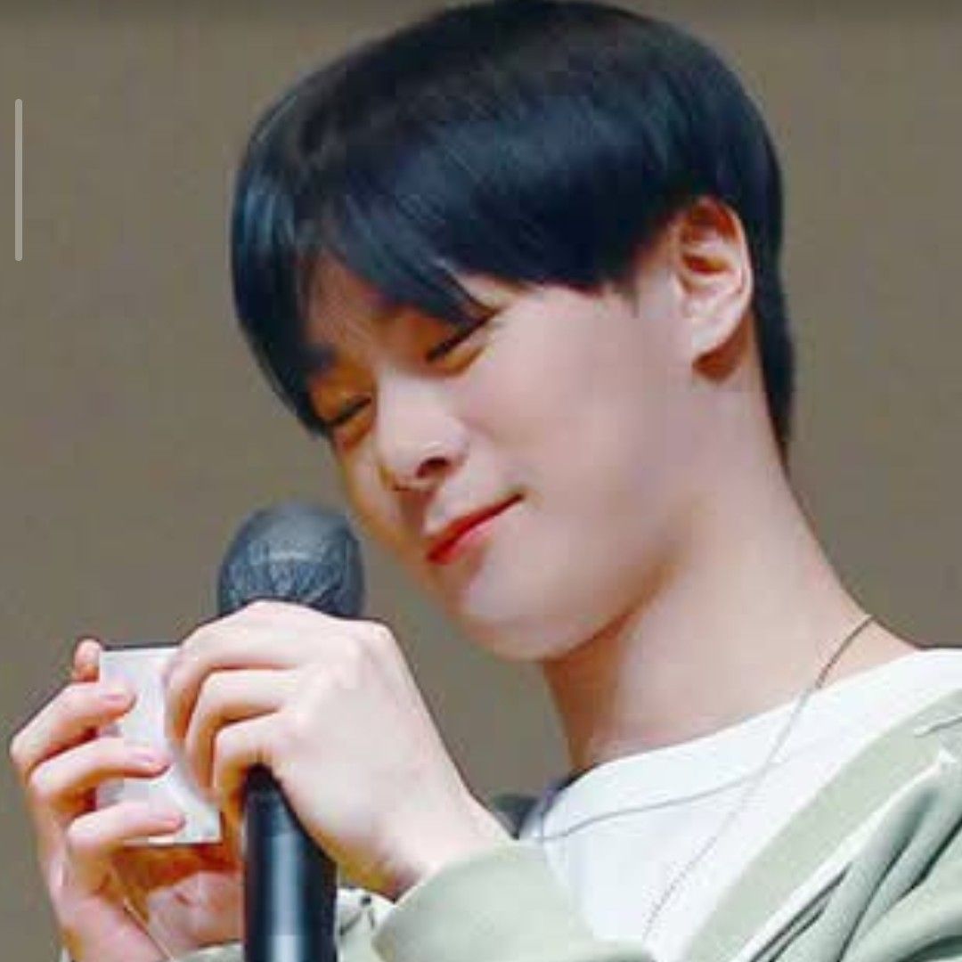 A moment captured by Moonbin (ASTRO)'s fan