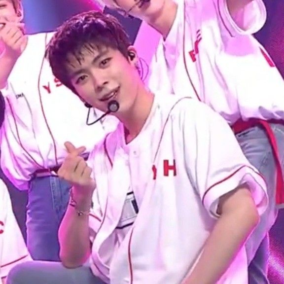 Behind-the-scenes cut of Yeonho (VERIVERY)