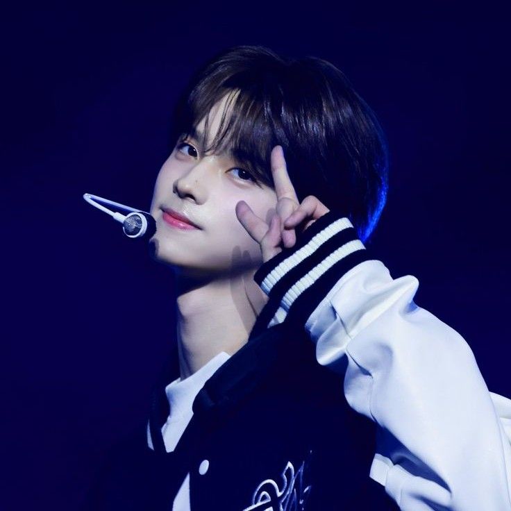 Behind-the-scenes cut of Shinyu (TWS)