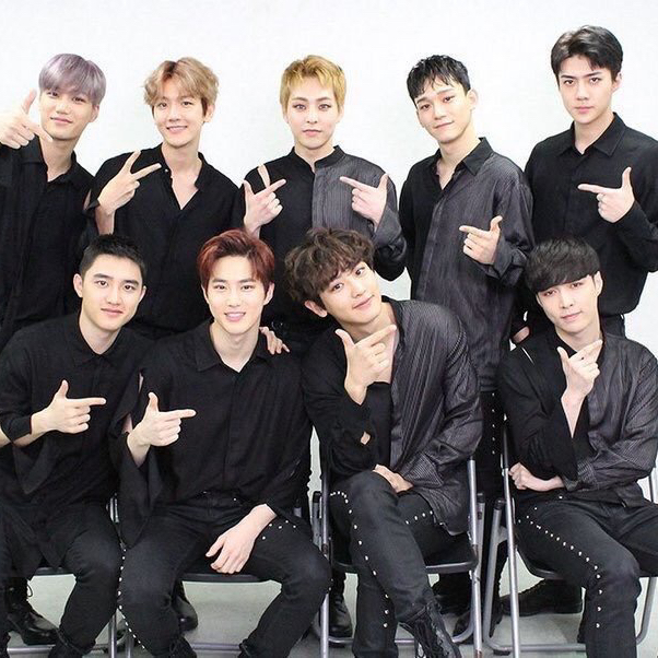 Potret di balik layar EXO