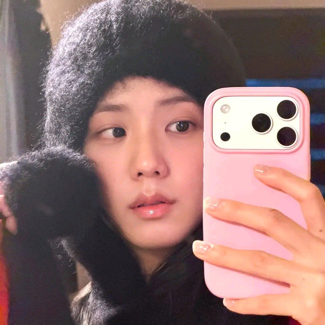 Behind-the-scenes cut of Jisoo (BLACKPINK)