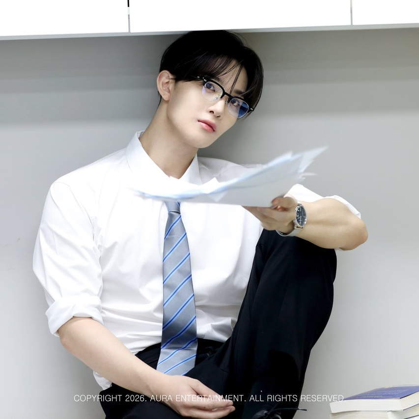 Behind-the-scenes cut of Bae Jinyoung