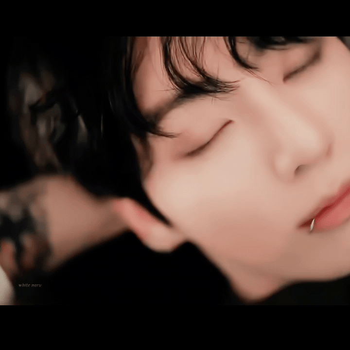 Foto aktivitas terbaru Jungkook (BTS)