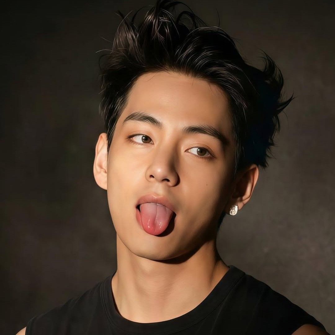 뷔 (방탄소년단)의 최신 사진