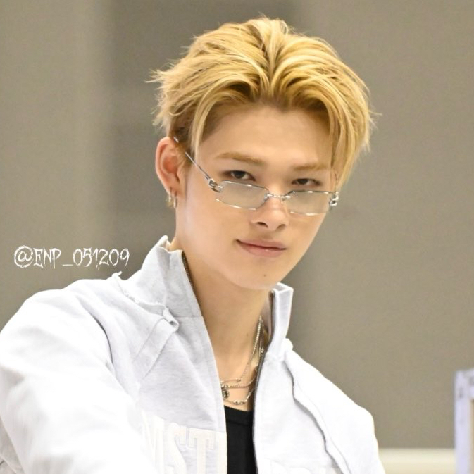 NI-KI (ENHYPEN)的最新照片