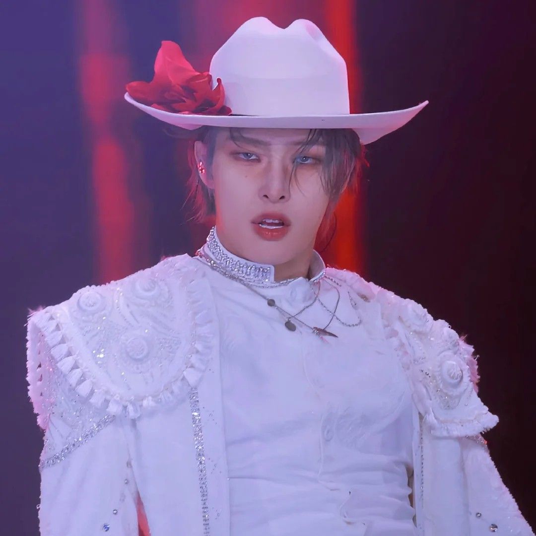 Behind-the-scenes cut of Mingi (ATEEZ)