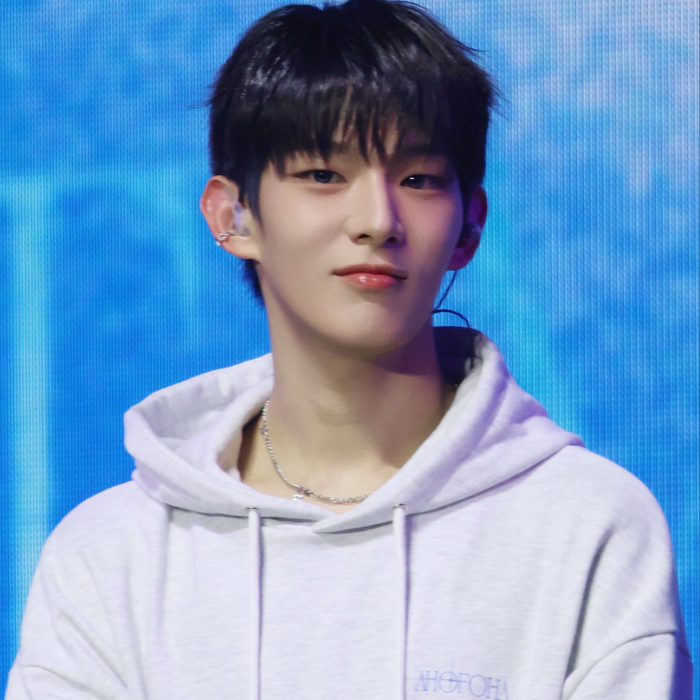 Behind-the-scenes cut of Steven (AHOF)