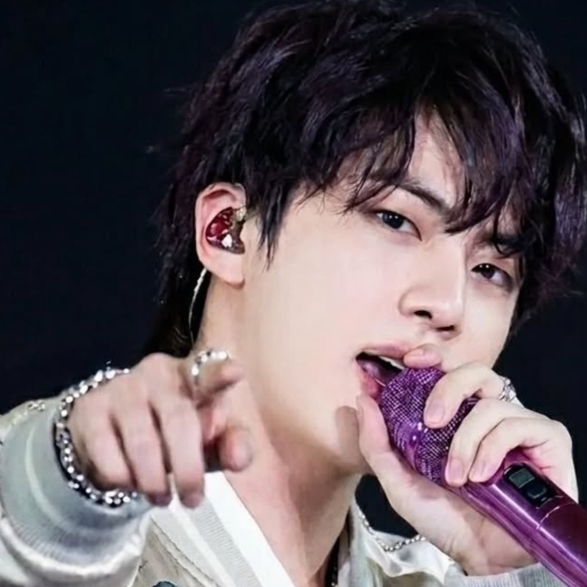 진 (방탄소년단) 최근 활동샷