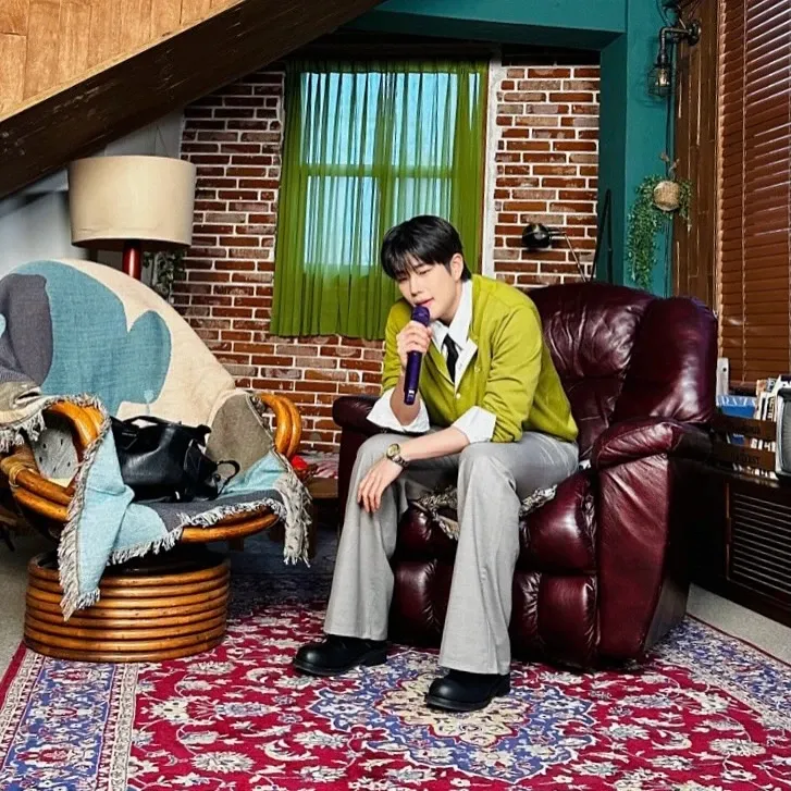 A moment captured by MJ (ASTRO)'s fan