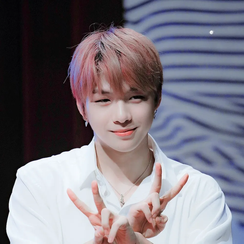 강다니엘 최근 활동샷