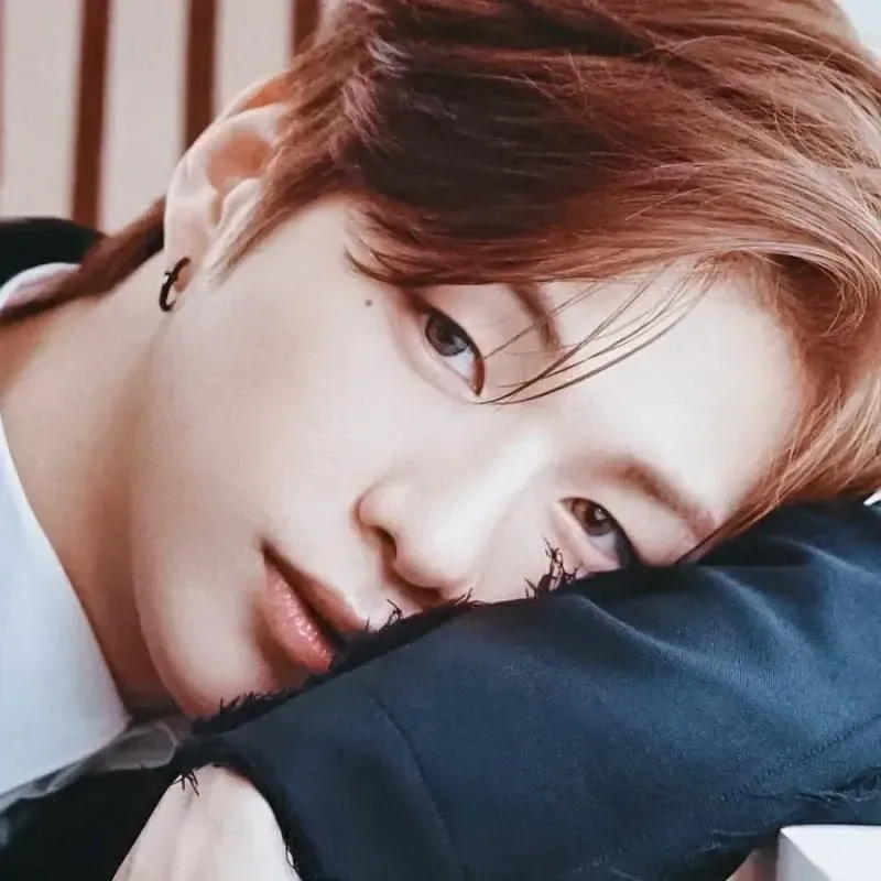 강다니엘의 비하인드 컷