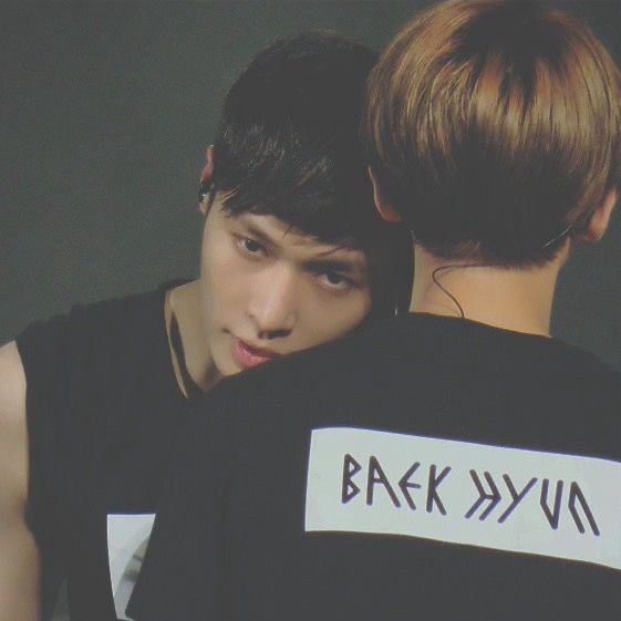 Latest photo of Lay (EXO)