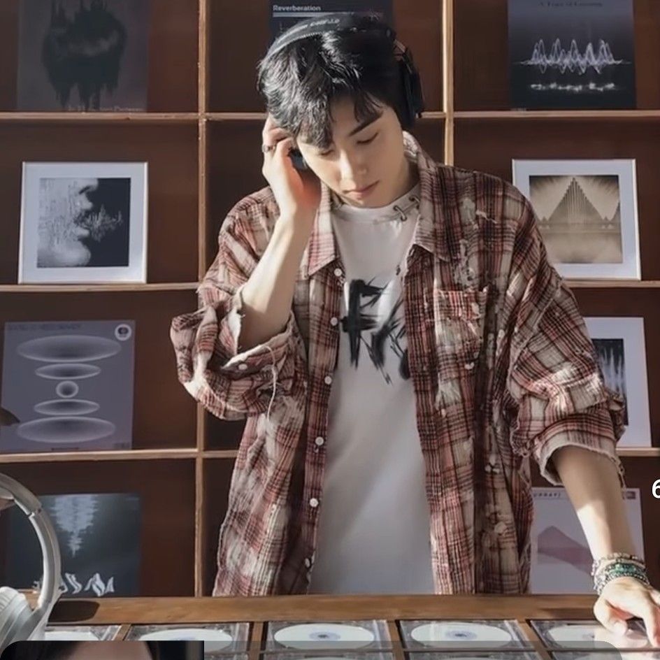 Latest photo of Eunwoo (ASTRO)