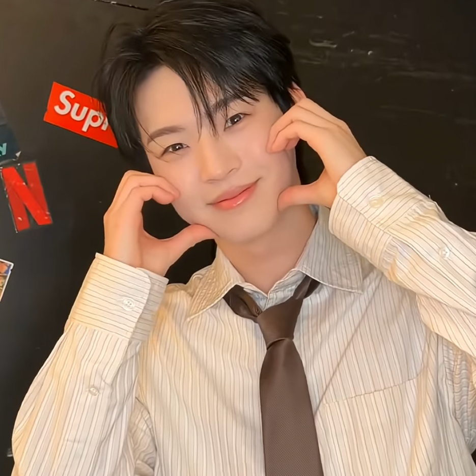 Latest photo of Hyojin (ONF)