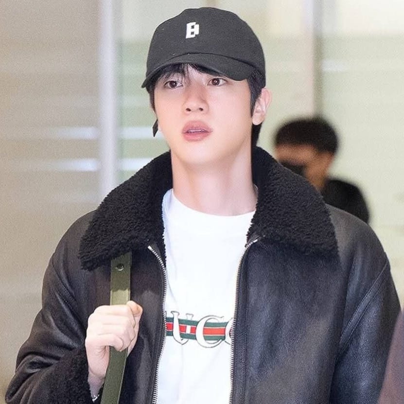 Momen yang diabadikan oleh penggemar Jin (BTS)