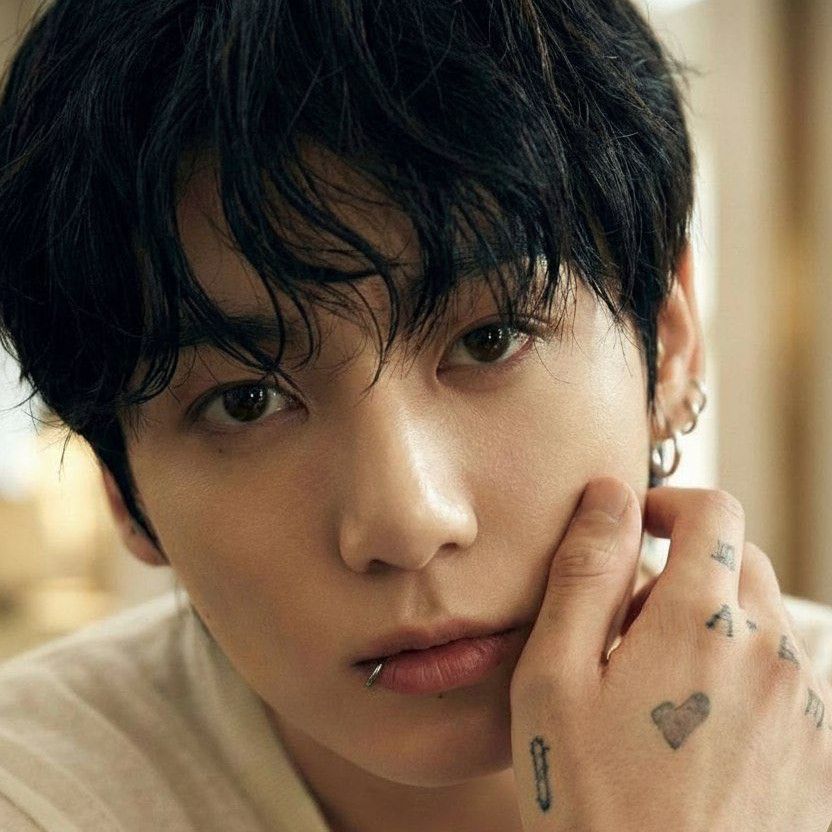 Latest photo of Jungkook (BTS)