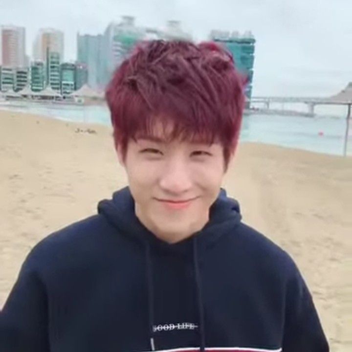 Latest photo of Jinjin (ASTRO)