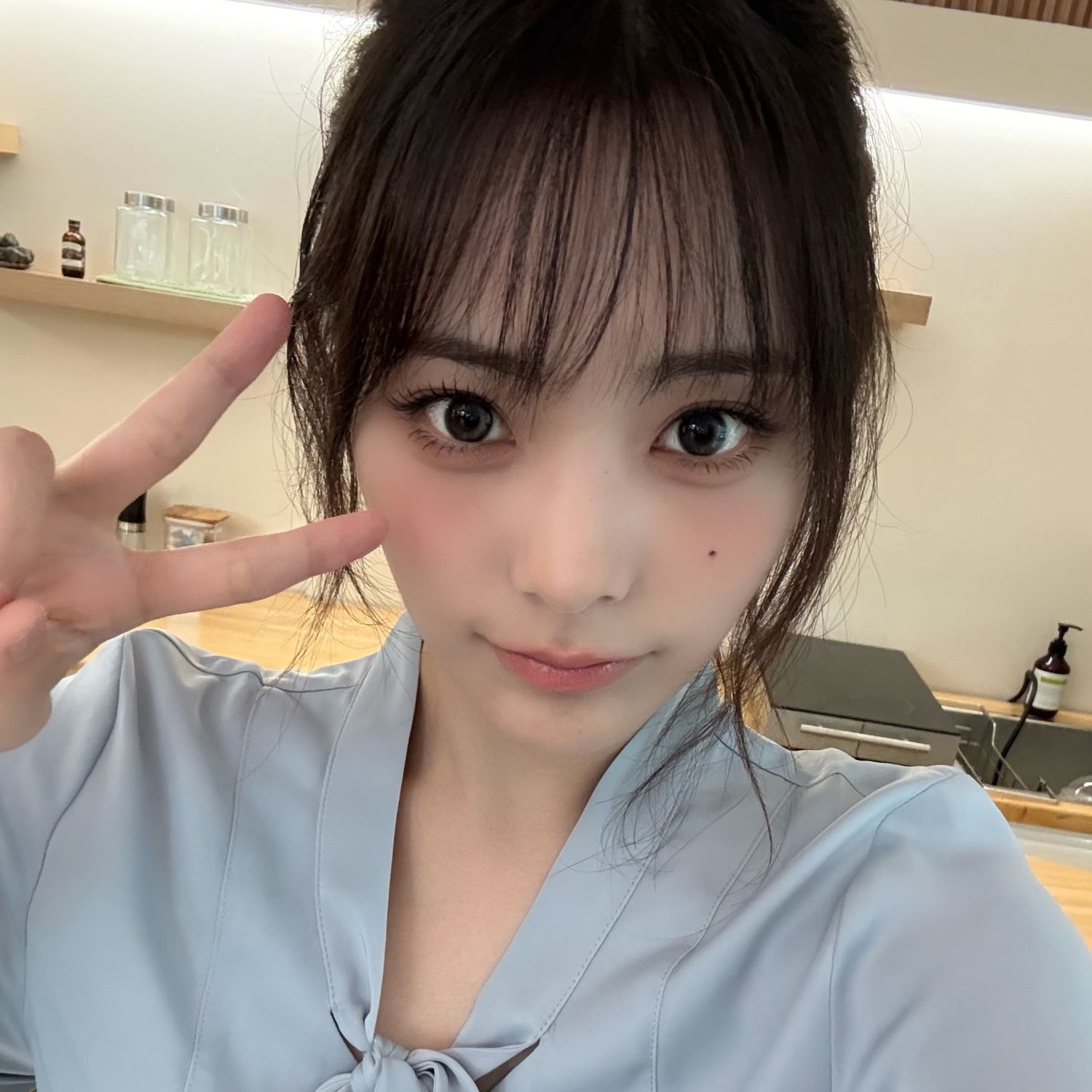 Behind-the-scenes cut of QWER