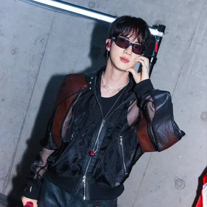 Potret di balik layar Jin (BTS)