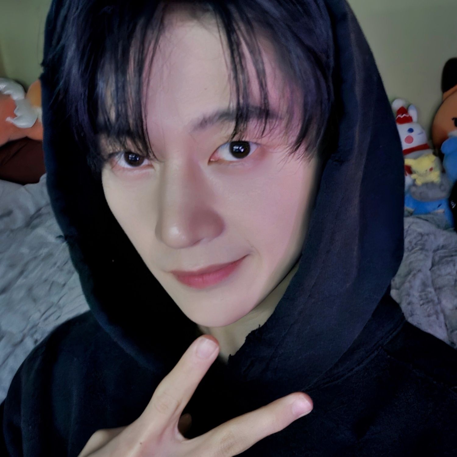 Recent activity shot of Seok Matthew (ZEROBASEONE)