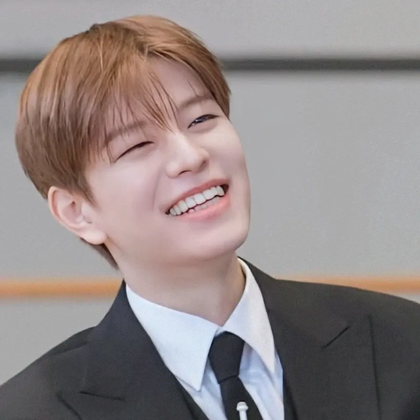 Foto terbaru Seungmin (Stray Kids)