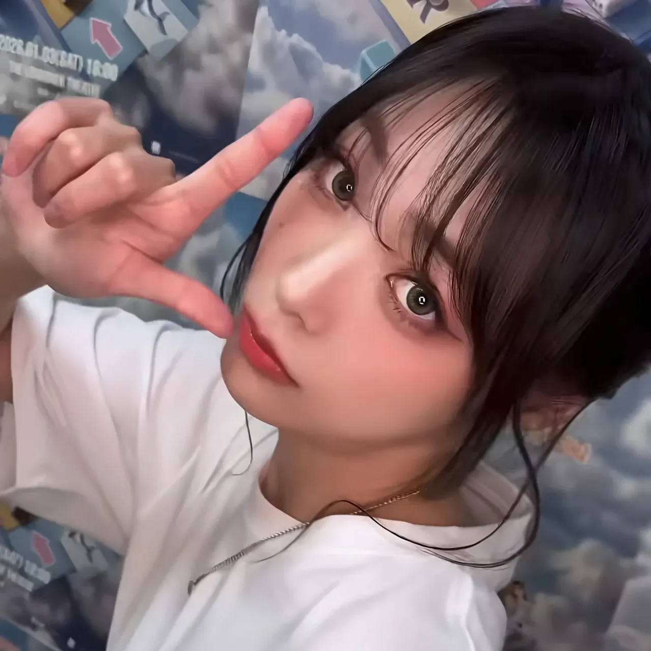 Behind-the-scenes cut of Siyeon (QWER)