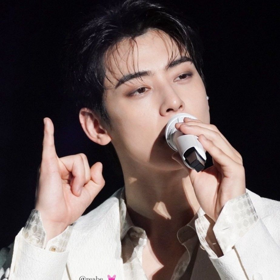 Latest photo of Eunwoo (ASTRO)