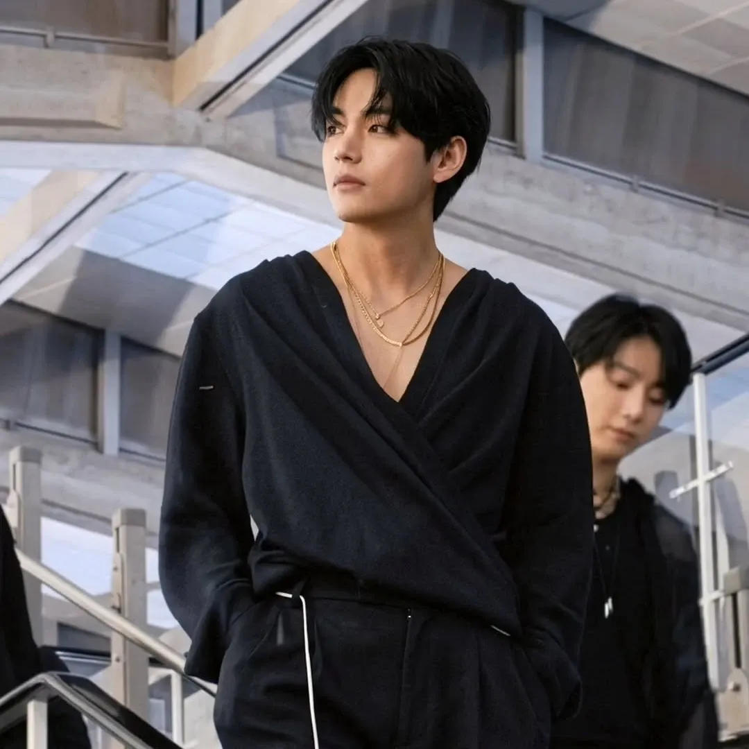 뷔 (방탄소년단)의 비하인드 컷