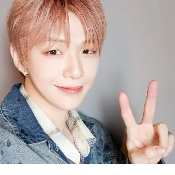 강다니엘의 비하인드 컷