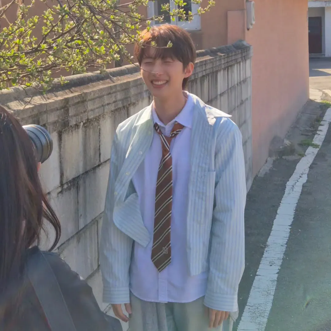 Recent activity shot of Hui (PENTAGON)