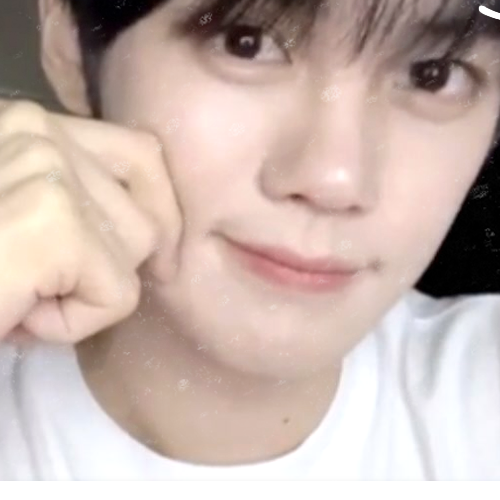 Recent activity shot of Kim Gyuvin (ZEROBASEONE)