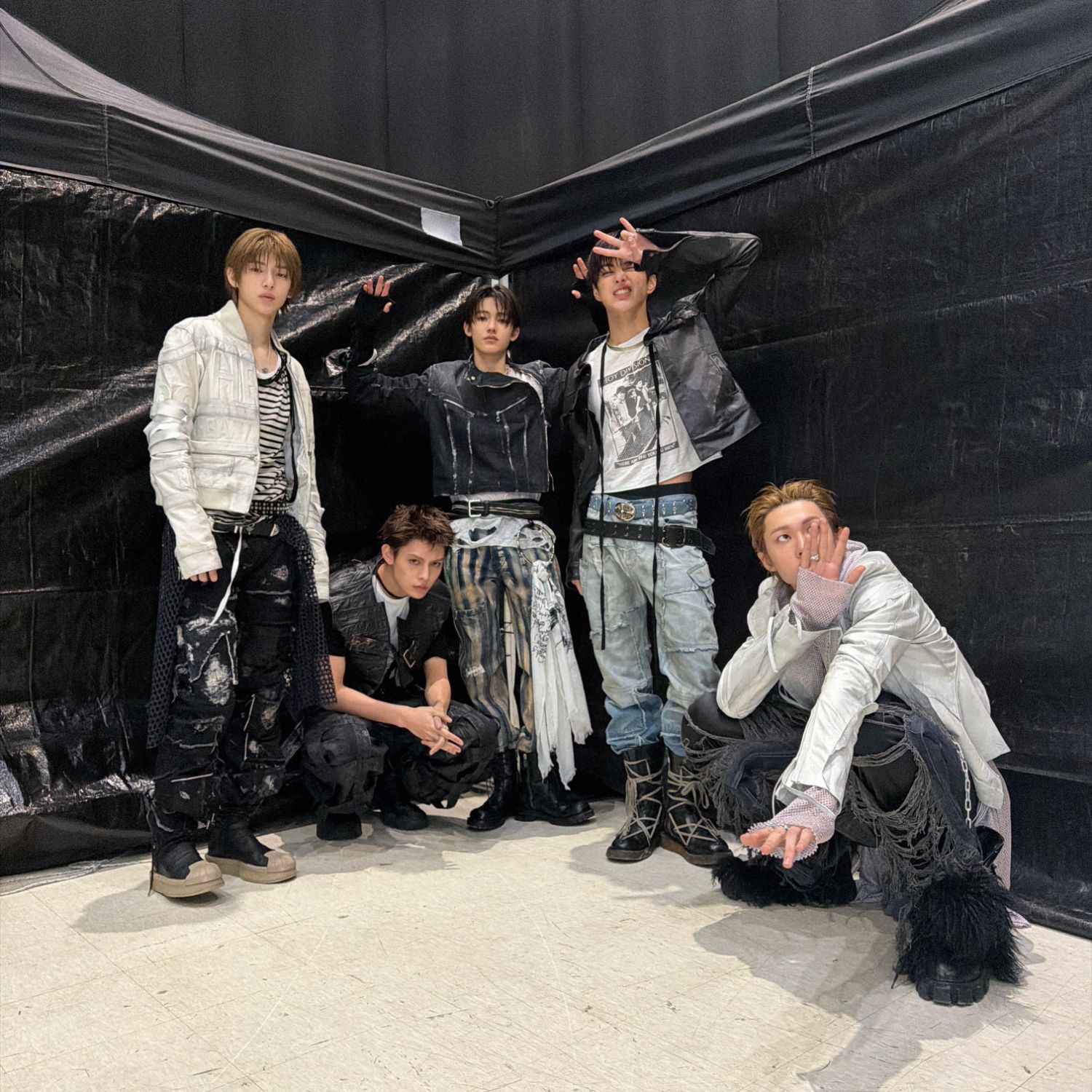 Behind-the-scenes cut of CORTIS