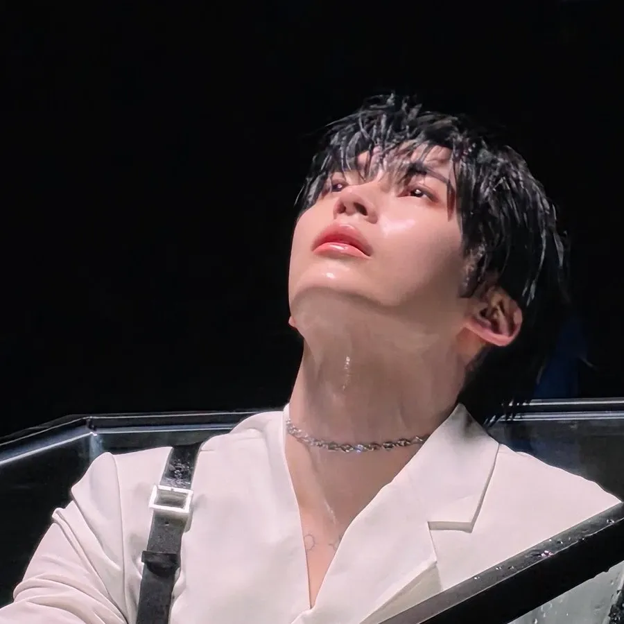 成韓彬 (ZEROBASEONE)的最新照片