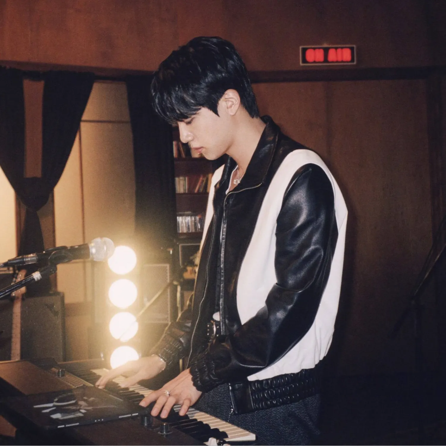 Momen yang diabadikan oleh penggemar Jin (BTS)