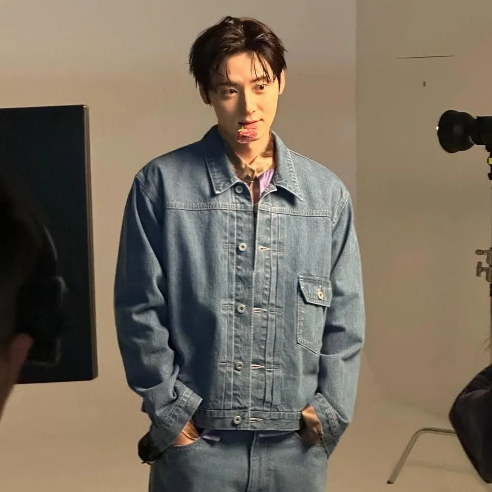 A moment captured by Hwang Minhyun's fan