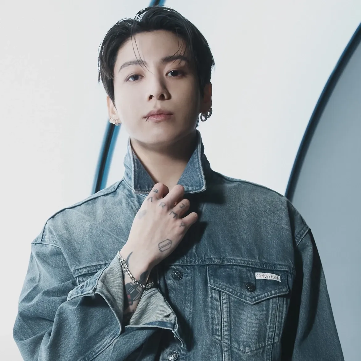Foto aktivitas terbaru Jungkook (BTS)
