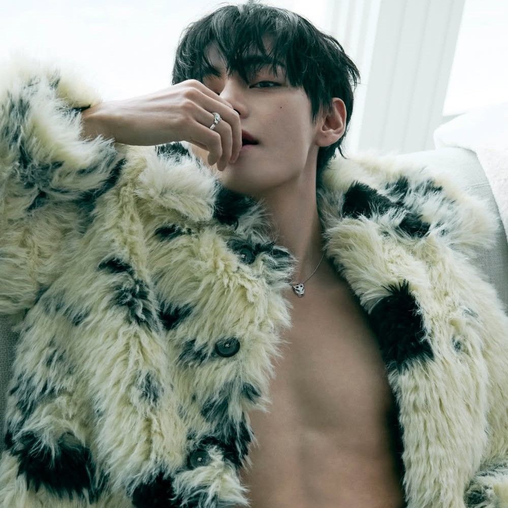 뷔 (방탄소년단)의 최신 사진