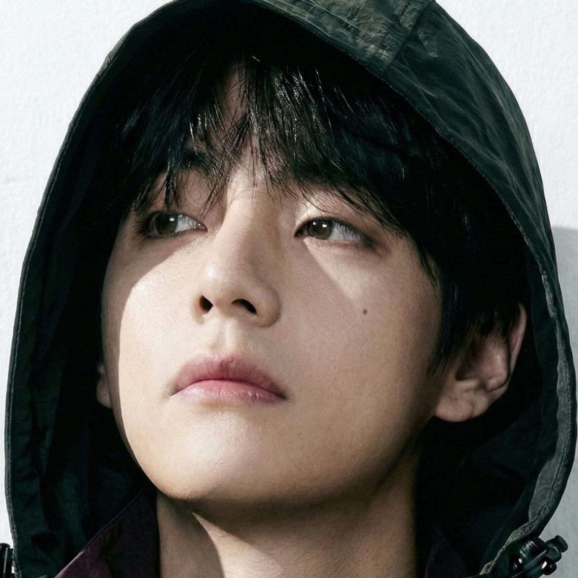 뷔 (방탄소년단)의 비하인드 컷