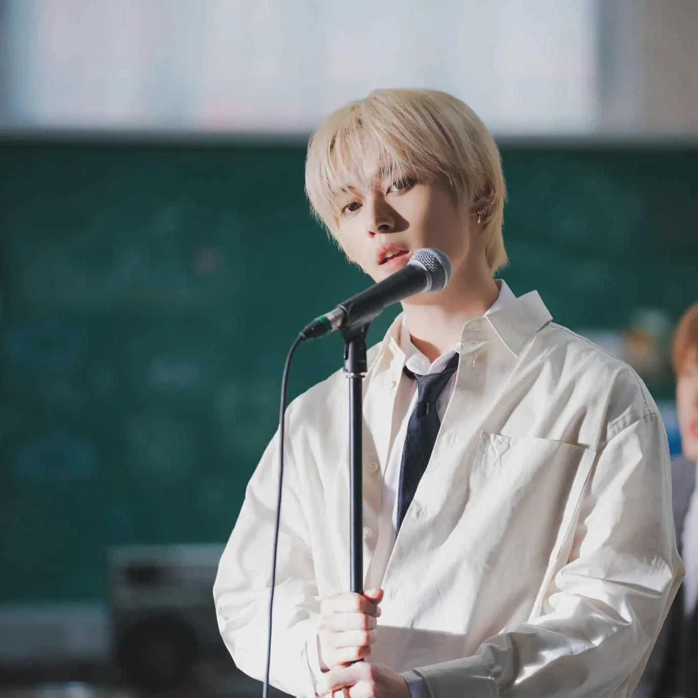 Behind-the-scenes cut of Lee Know (Stray Kids)