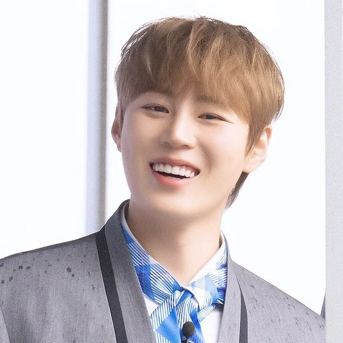 Behind-the-scenes cut of Ha Sungwoon