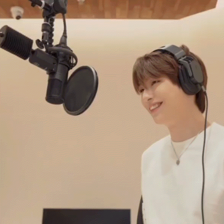 강다니엘의 비하인드 컷