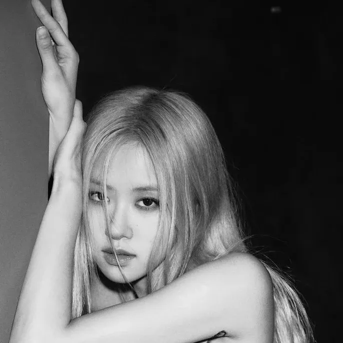 ROSÉ (BLACKPINK)的幕後花絮