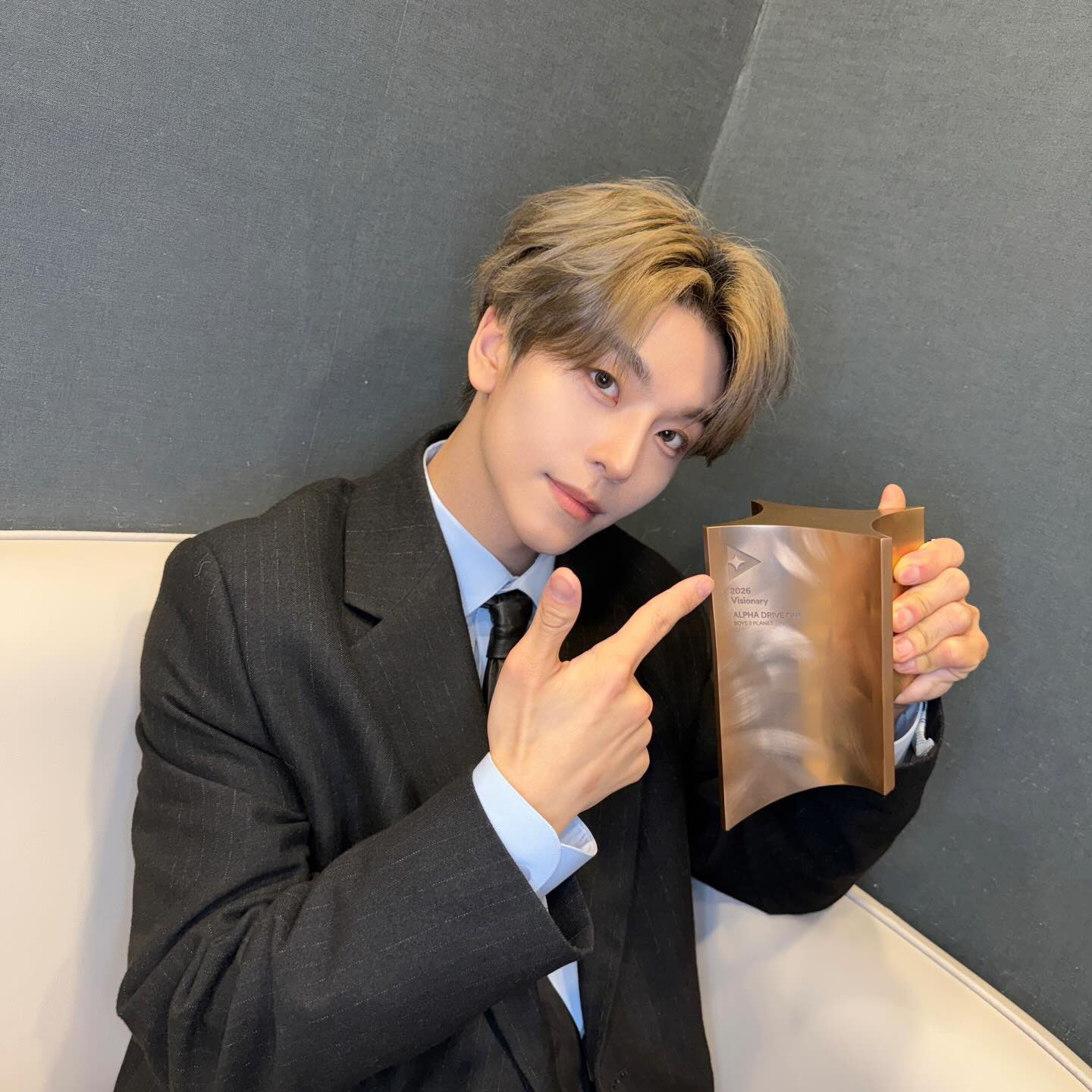 A moment captured by He Xinlong (ALPHA DRIVE ONE)'s fan