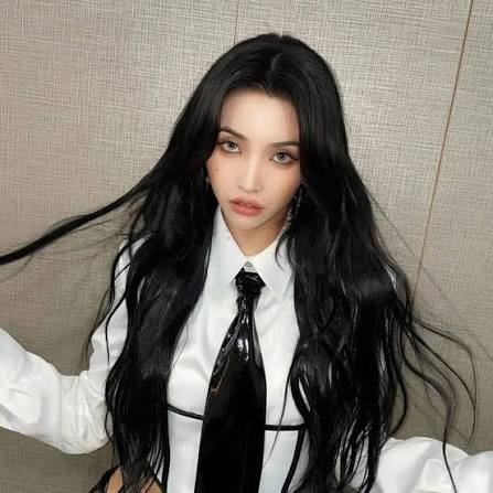 Behind-the-scenes cut of Soyeon (i-dle)