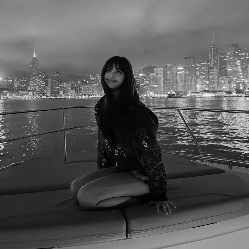 Momen yang diabadikan oleh penggemar Lisa (BLACKPINK)