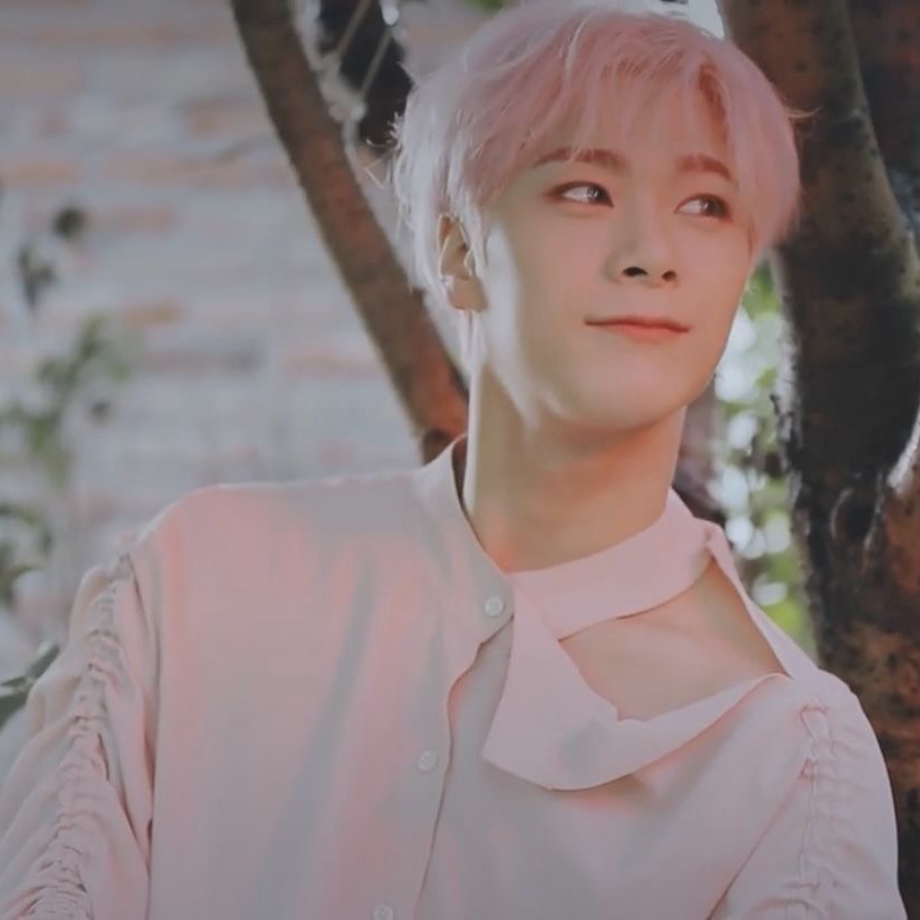 Behind-the-scenes cut of Moonbin (ASTRO)
