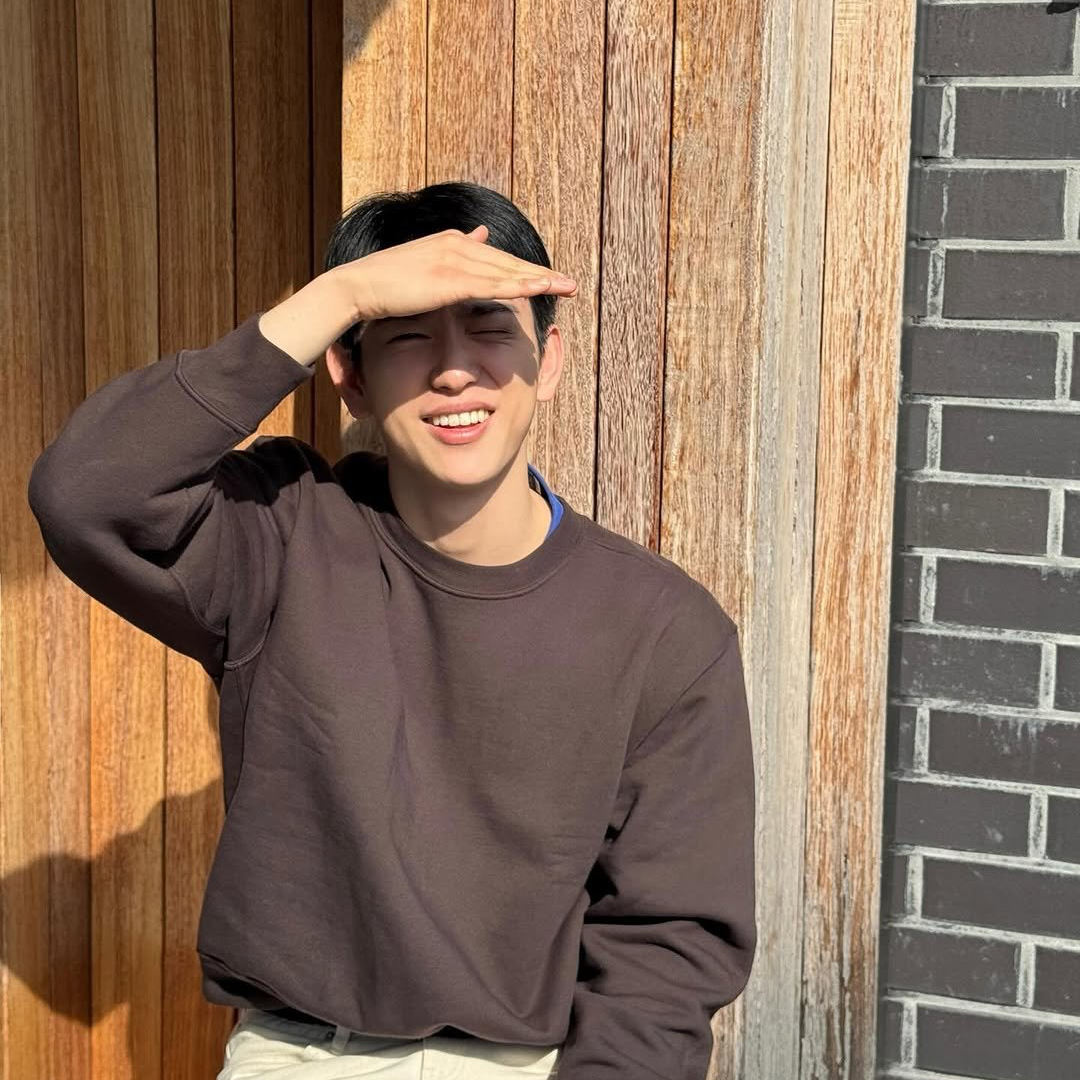 Potret di balik layar Jinyoung (GOT7)