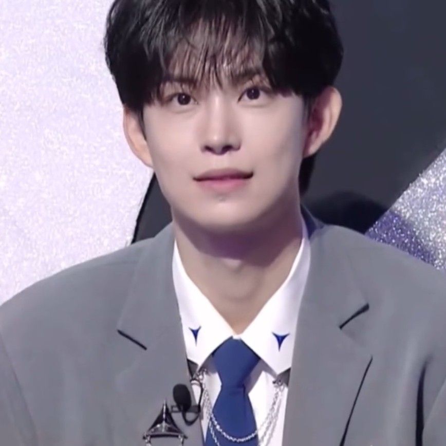 A moment captured by Kim Geonwoo (ALPHA DRIVE ONE)'s fan