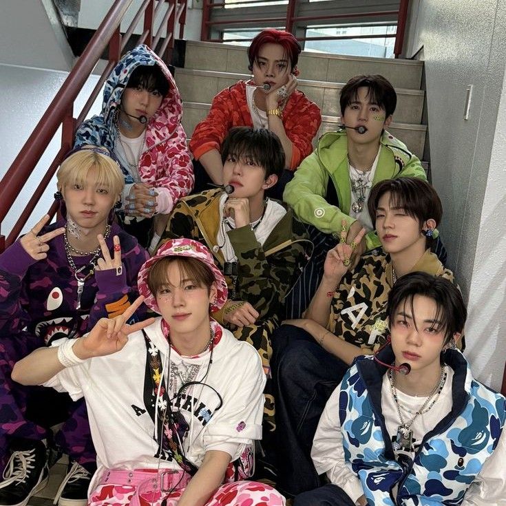 A moment captured by 8TURN's fan